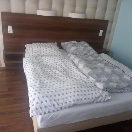 Azzurro Hotel Lukecin Exterior photo